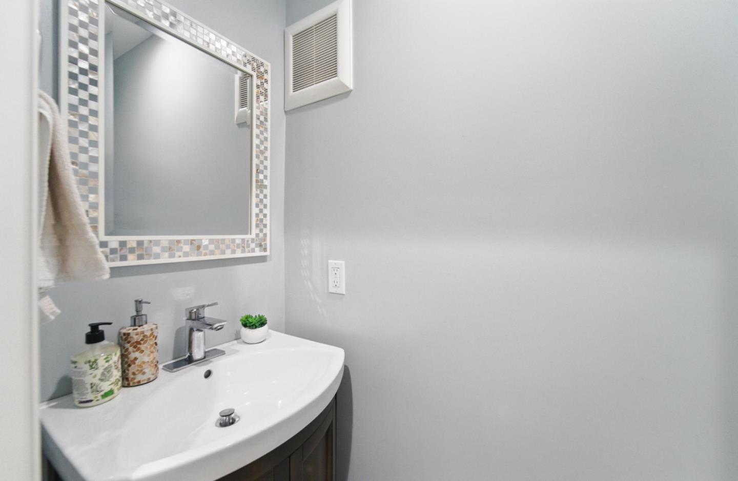 Detail Gallery Image 25 of 59 For 3821 Abbey Ct, Campbell,  CA 95008 - 4 Beds | 2/1 Baths