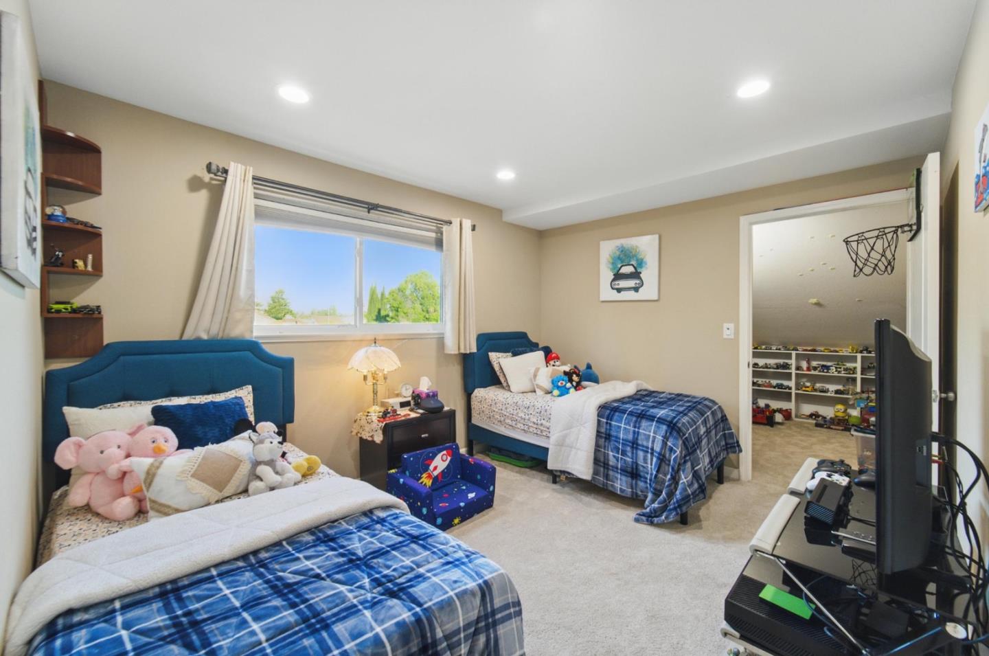 Detail Gallery Image 41 of 59 For 3821 Abbey Ct, Campbell,  CA 95008 - 4 Beds | 2/1 Baths