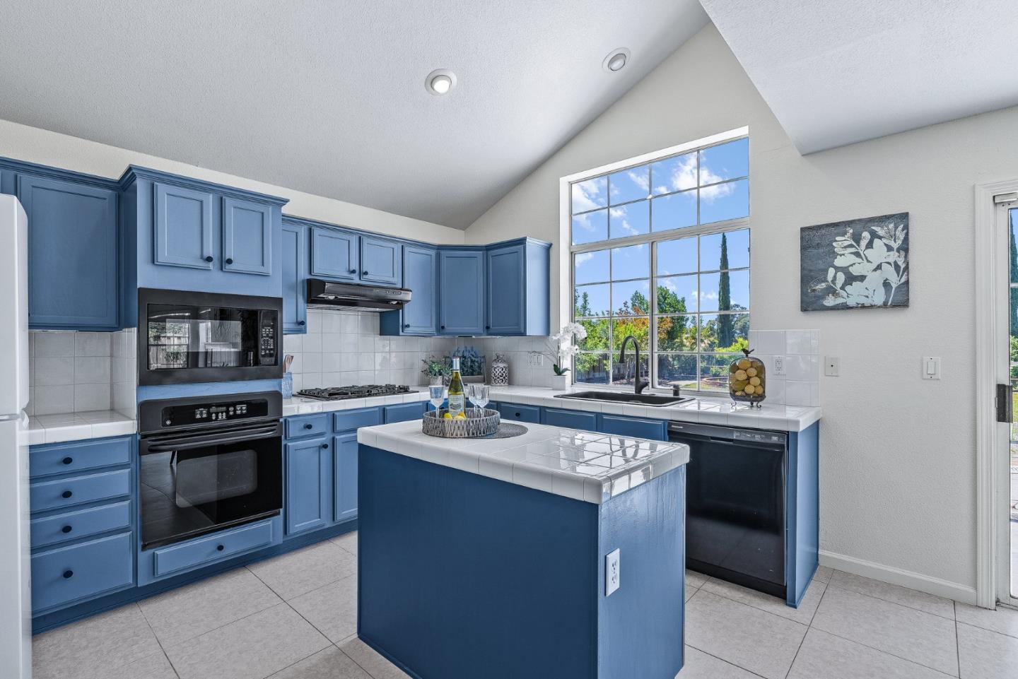 Detail Gallery Image 10 of 57 For 6261 Running Springs Rd, San Jose,  CA 95135 - 4 Beds | 3 Baths