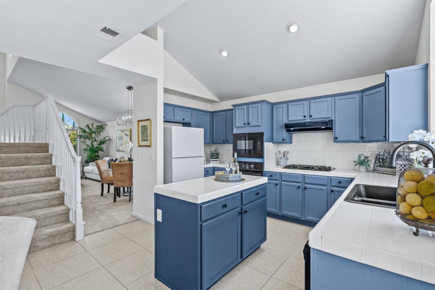 Detail Gallery Image 12 of 57 For 6261 Running Springs Rd, San Jose,  CA 95135 - 4 Beds | 3 Baths