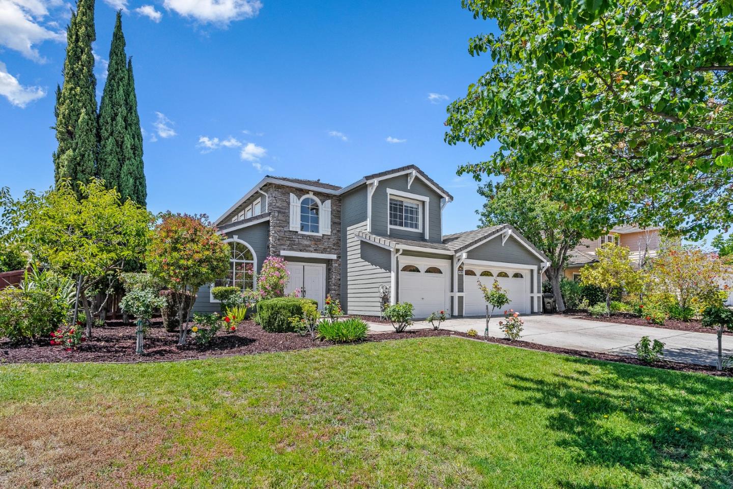 Detail Gallery Image 2 of 57 For 6261 Running Springs Rd, San Jose,  CA 95135 - 4 Beds | 3 Baths