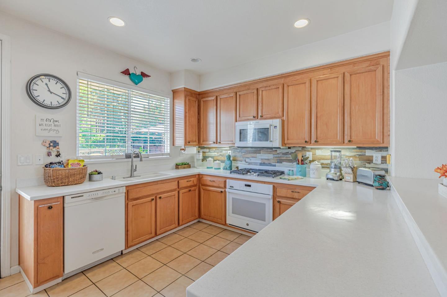 Detail Gallery Image 14 of 50 For 1315 Cypress Ct, Gilroy,  CA 95020 - 2 Beds | 2 Baths