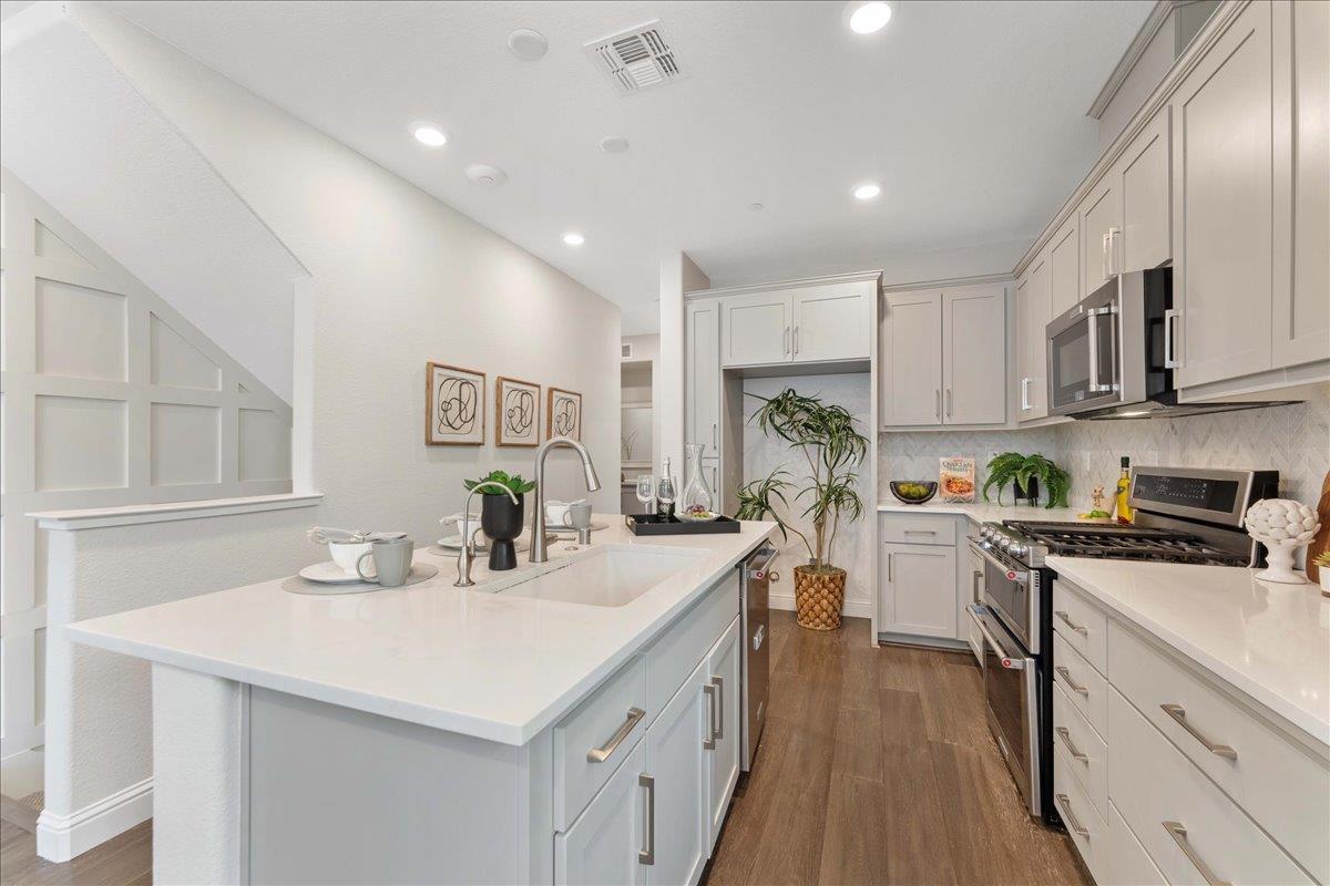 Detail Gallery Image 12 of 45 For 37342 Sequoia Rd, Fremont,  CA 94536 - 4 Beds | 4 Baths