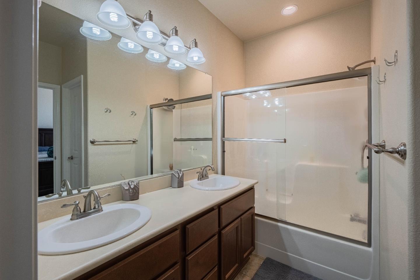 Detail Gallery Image 15 of 27 For 614 Brumwell St, King City,  CA 93930 - 4 Beds | 2 Baths