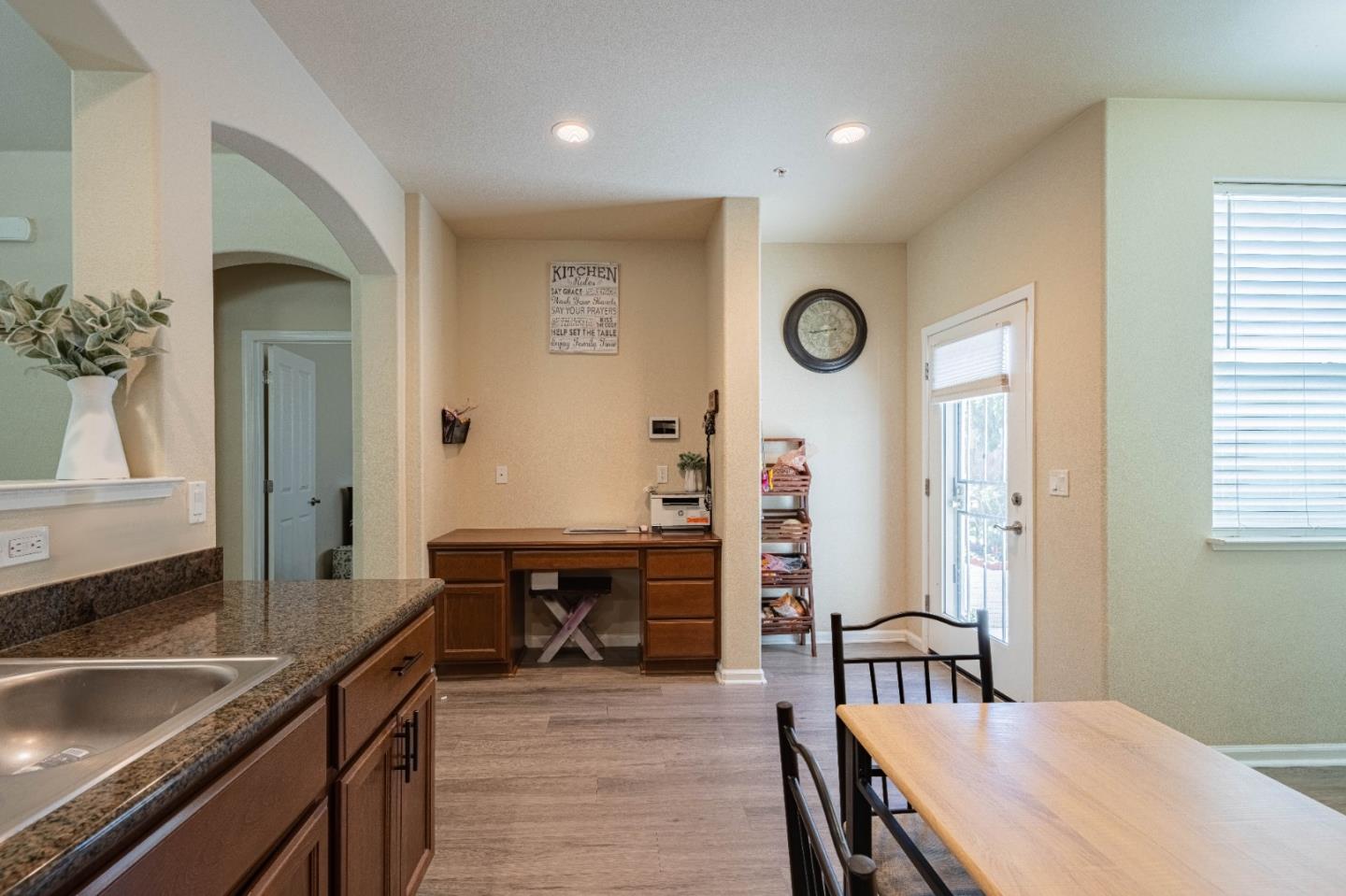 Detail Gallery Image 6 of 27 For 614 Brumwell St, King City,  CA 93930 - 4 Beds | 2 Baths