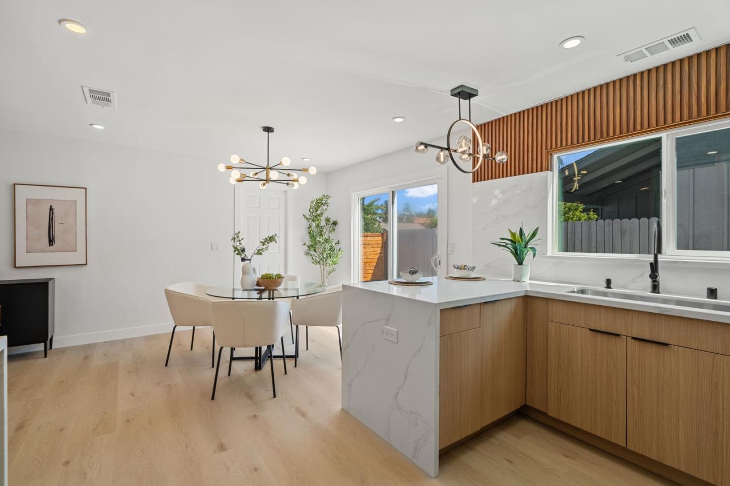 Detail Gallery Image 14 of 38 For 1868 Bagpipe Way, San Jose,  CA 95121 - 4 Beds | 2 Baths