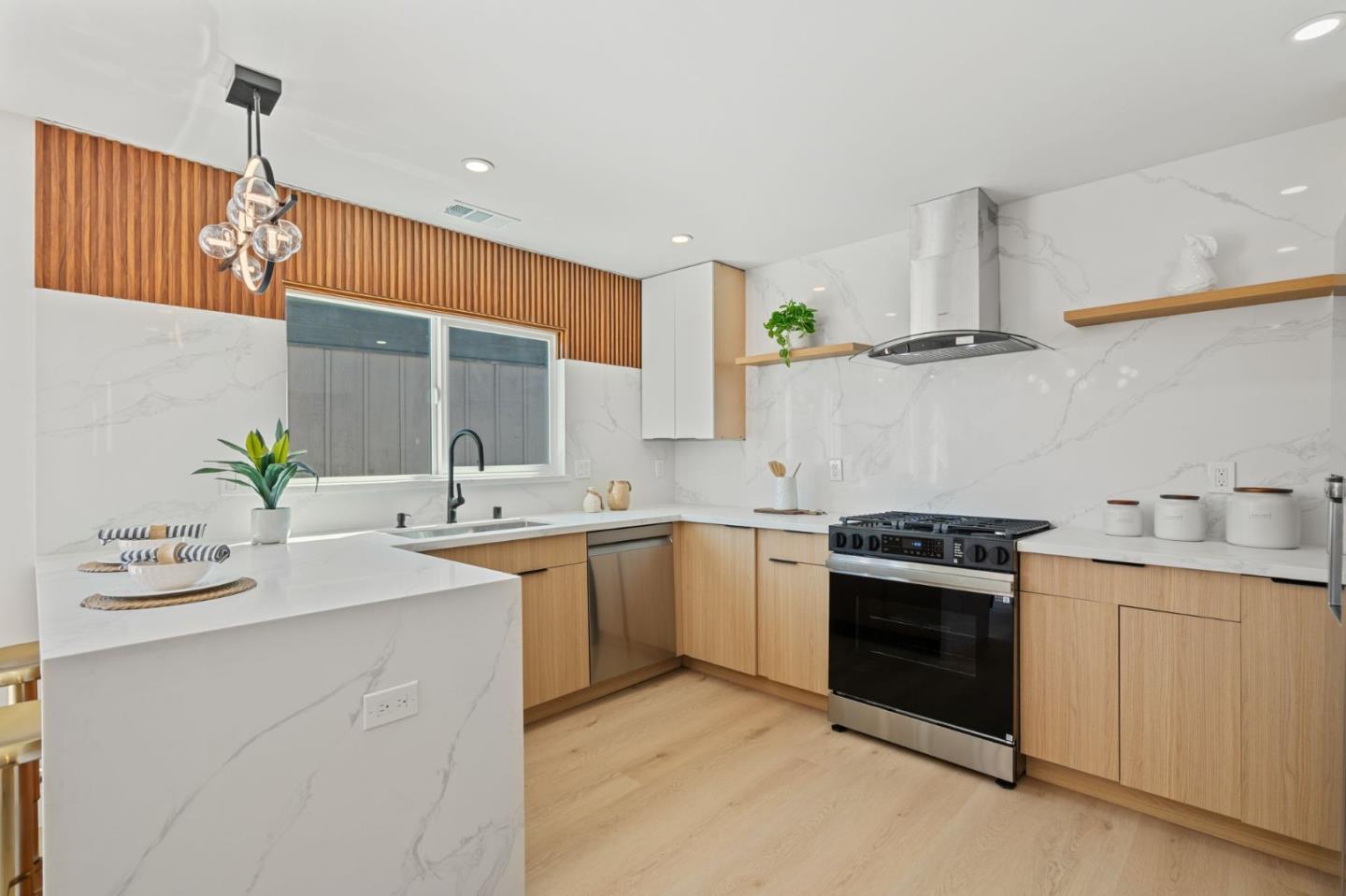 Detail Gallery Image 16 of 38 For 1868 Bagpipe Way, San Jose,  CA 95121 - 4 Beds | 2 Baths