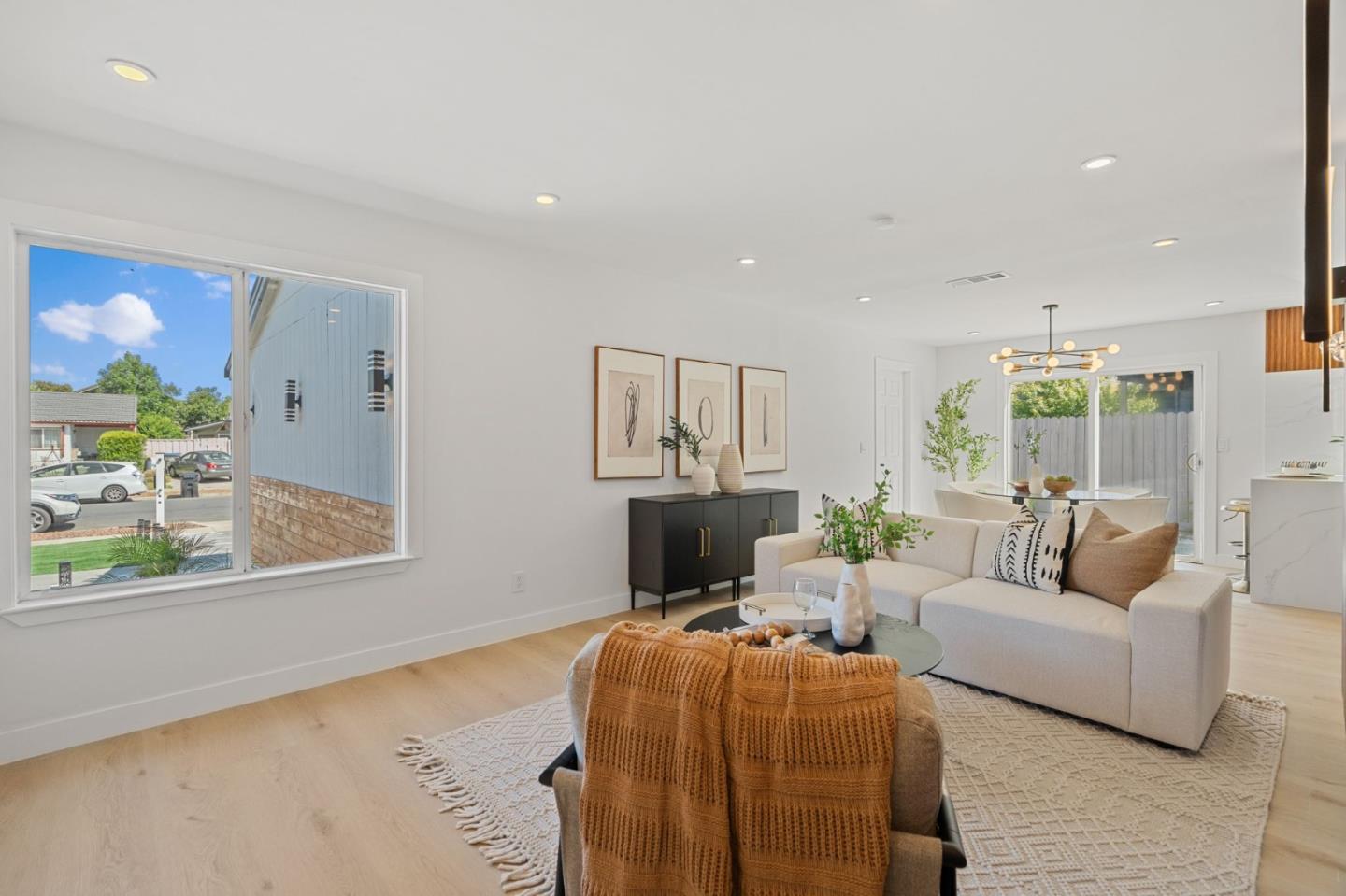 Detail Gallery Image 7 of 38 For 1868 Bagpipe Way, San Jose,  CA 95121 - 4 Beds | 2 Baths