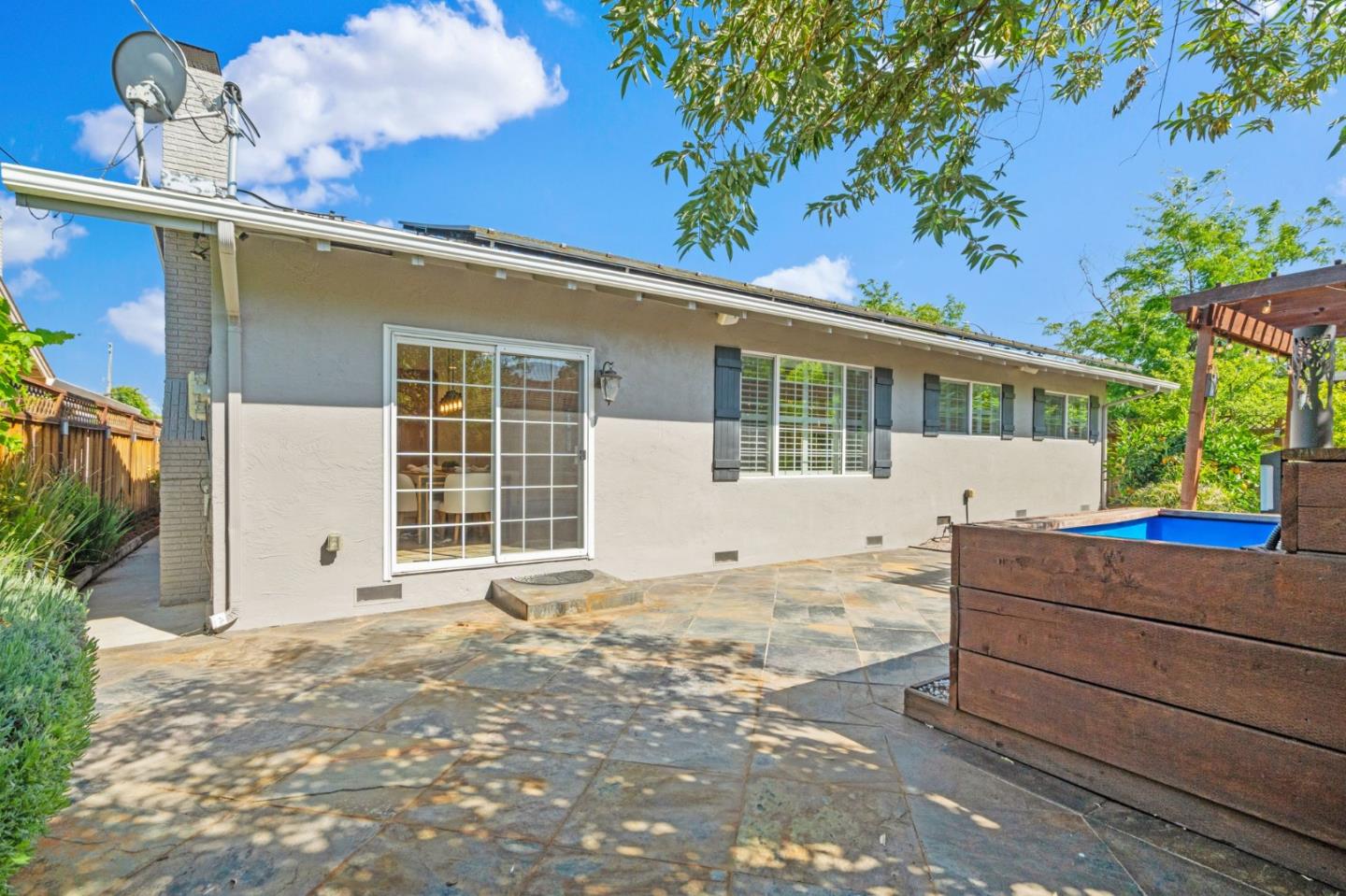 Detail Gallery Image 23 of 33 For 5749 San Lorenzo Dr, San Jose,  CA 95123 - 3 Beds | 2 Baths