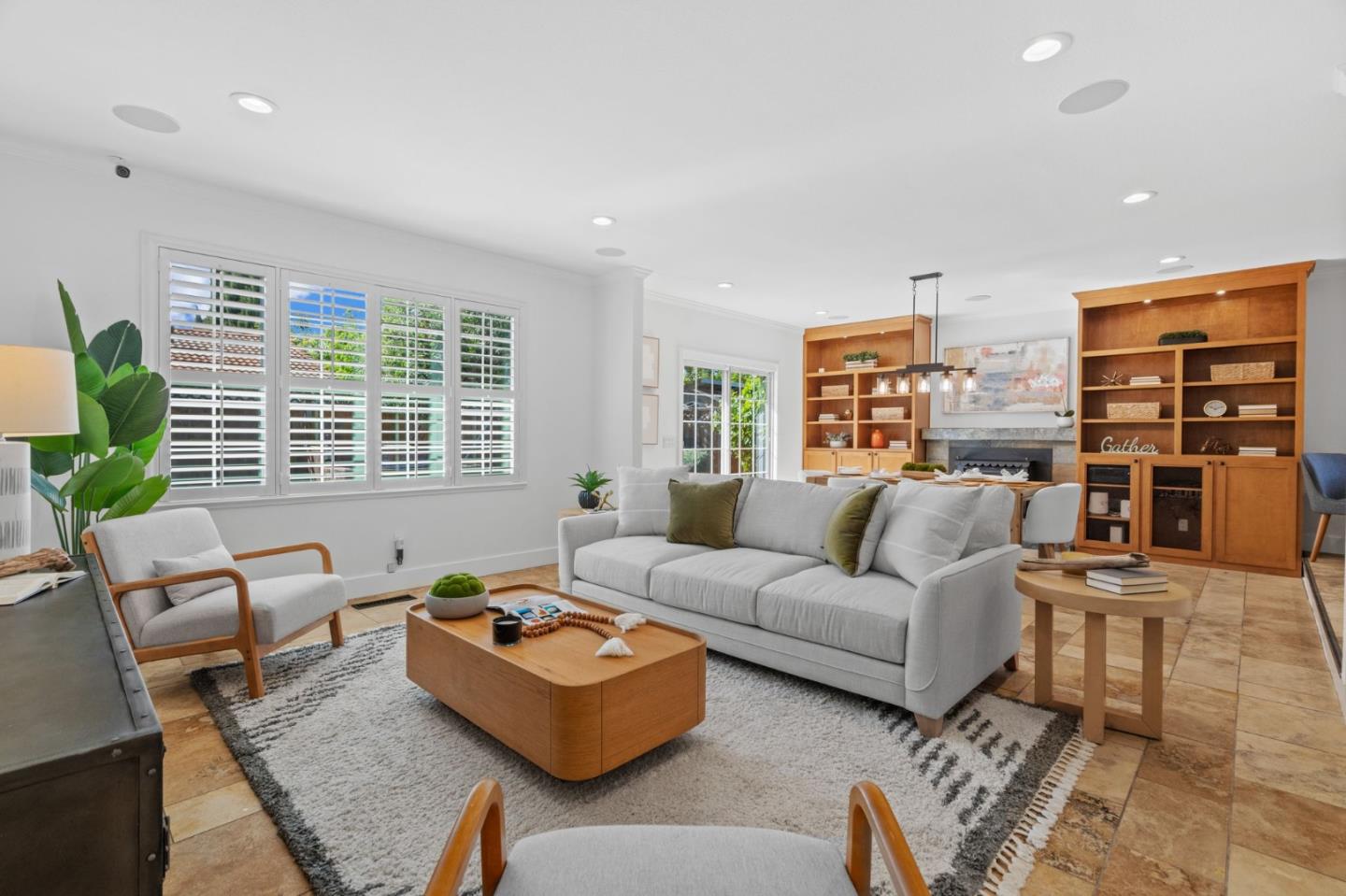 Detail Gallery Image 4 of 33 For 5749 San Lorenzo Dr, San Jose,  CA 95123 - 3 Beds | 2 Baths
