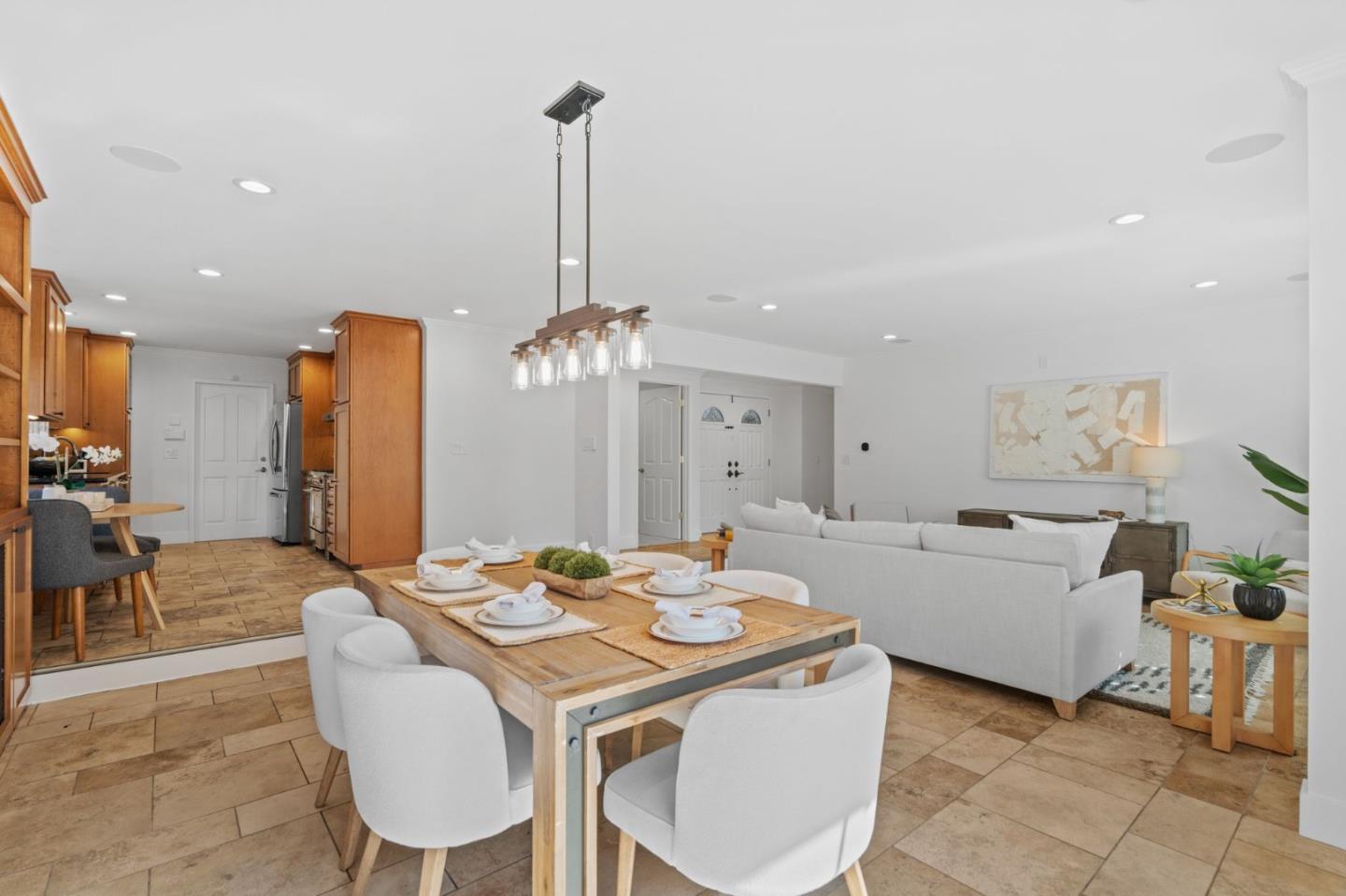Detail Gallery Image 6 of 33 For 5749 San Lorenzo Dr, San Jose,  CA 95123 - 3 Beds | 2 Baths
