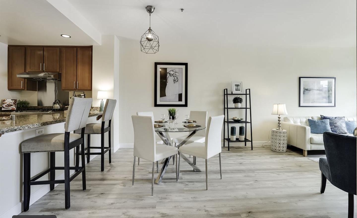 Detail Gallery Image 5 of 22 For 423 7th St #208,  Oakland,  CA 94607 - 2 Beds | 1 Baths