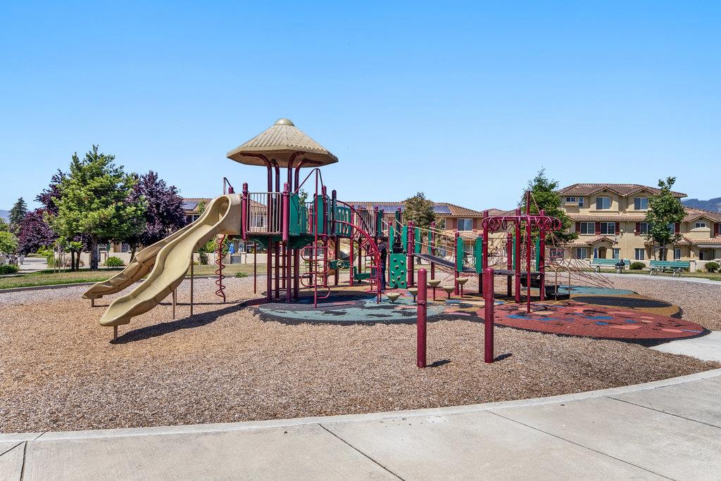 Detail Gallery Image 23 of 27 For 757 Roble St, Watsonville,  CA 95076 - 4 Beds | 2/1 Baths