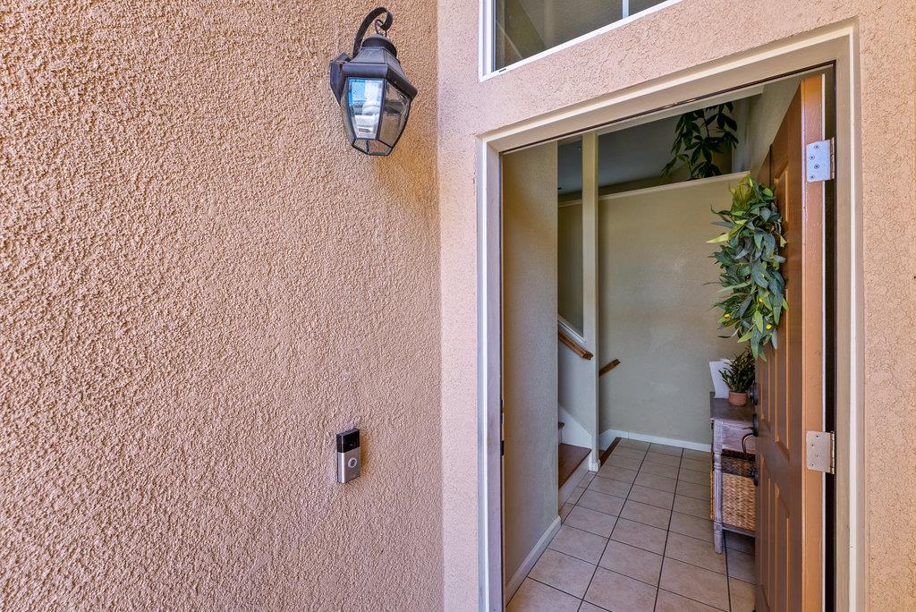 Detail Gallery Image 3 of 27 For 757 Roble St, Watsonville,  CA 95076 - 4 Beds | 2/1 Baths