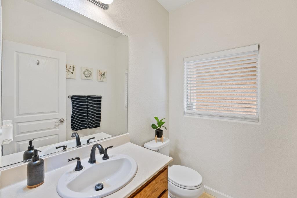 Detail Gallery Image 9 of 27 For 757 Roble St, Watsonville,  CA 95076 - 4 Beds | 2/1 Baths