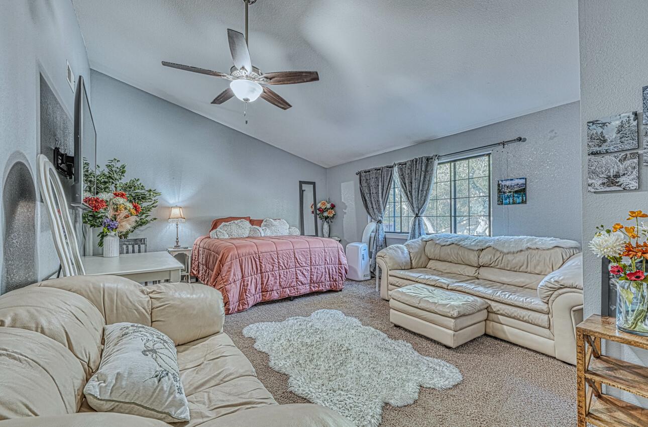 Detail Gallery Image 18 of 60 For 6640 Kim Ann Ln, Salinas,  CA 93907 - 4 Beds | 3 Baths