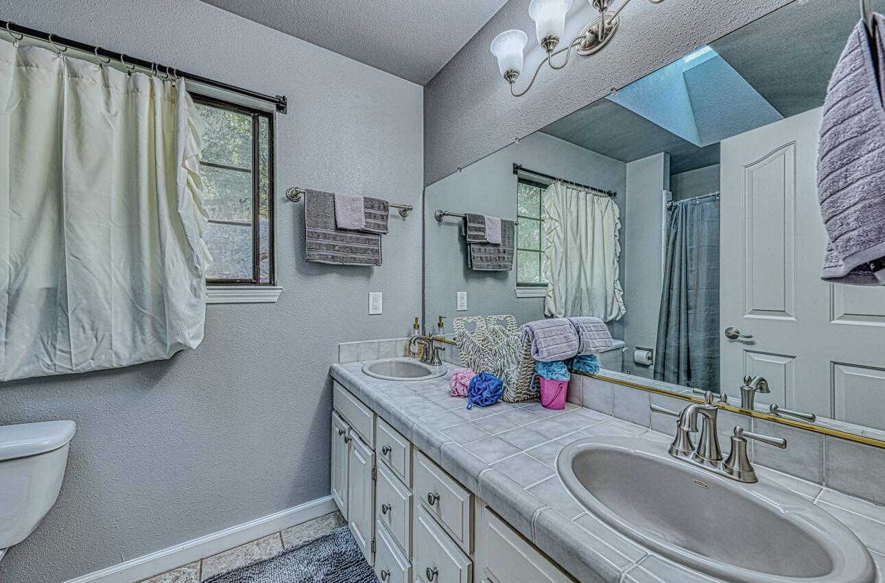 Detail Gallery Image 21 of 60 For 6640 Kim Ann Ln, Salinas,  CA 93907 - 4 Beds | 3 Baths