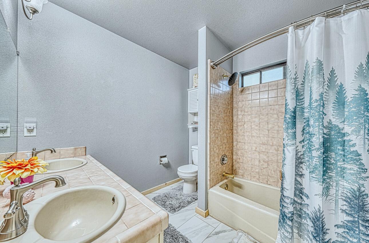 Detail Gallery Image 28 of 60 For 6640 Kim Ann Ln, Salinas,  CA 93907 - 4 Beds | 3 Baths