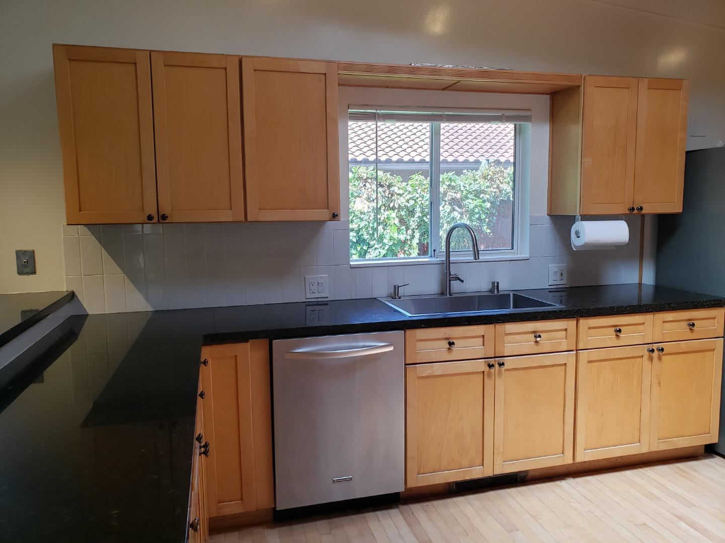 Detail Gallery Image 10 of 51 For 528 Moraga, Orinda,  CA 94563 - 3 Beds | 2/1 Baths