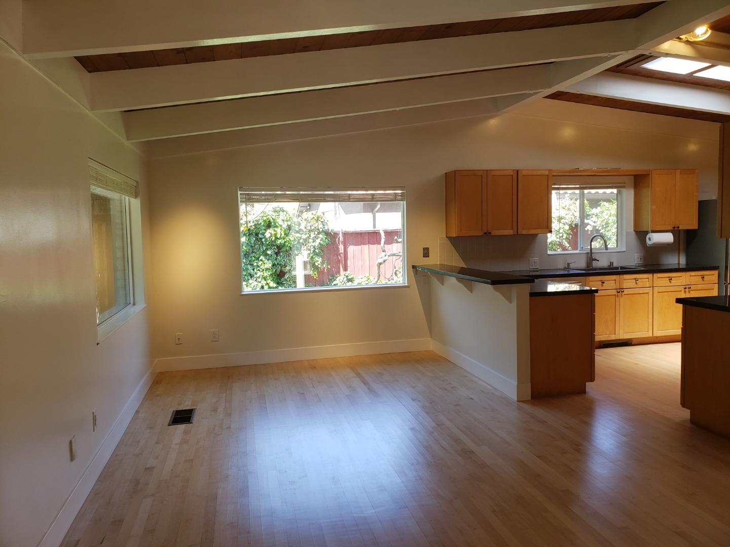 Detail Gallery Image 11 of 51 For 528 Moraga, Orinda,  CA 94563 - 3 Beds | 2/1 Baths