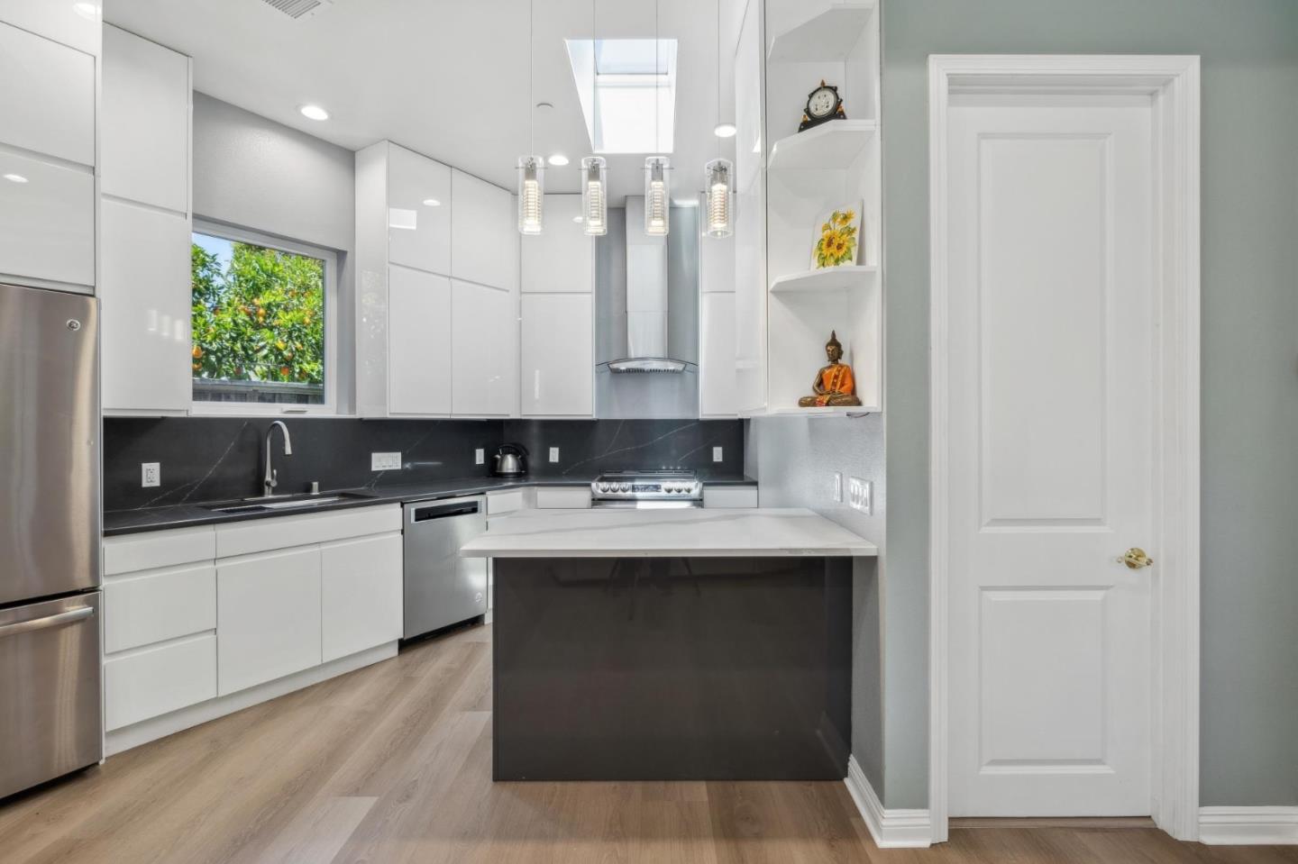 Detail Gallery Image 27 of 31 For 20717 Meadow Oak Rd, Saratoga,  CA 95070 - 6 Beds | 4/1 Baths