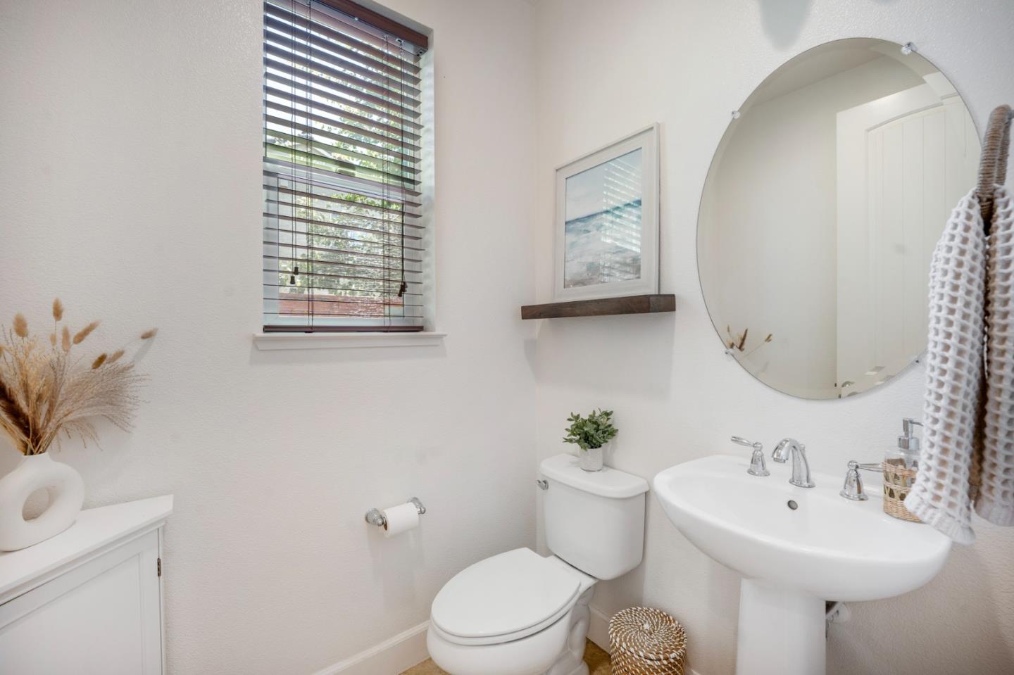Detail Gallery Image 5 of 27 For 250 Robin Place, Gilroy,  CA 95020 - 3 Beds | 2/1 Baths