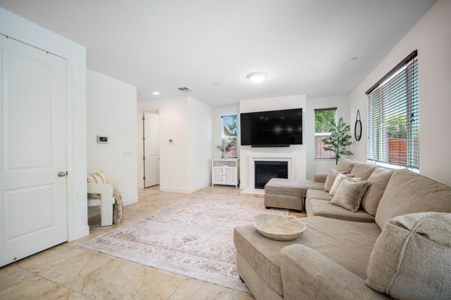 Detail Gallery Image 8 of 27 For 250 Robin Place, Gilroy,  CA 95020 - 3 Beds | 2/1 Baths