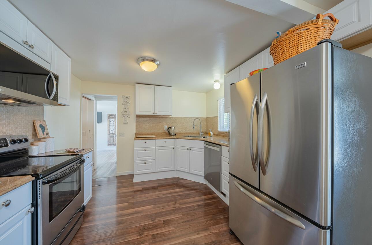 Detail Gallery Image 11 of 43 For 489 Paradise Rd, Salinas,  CA 93907 - 2 Beds | 2 Baths