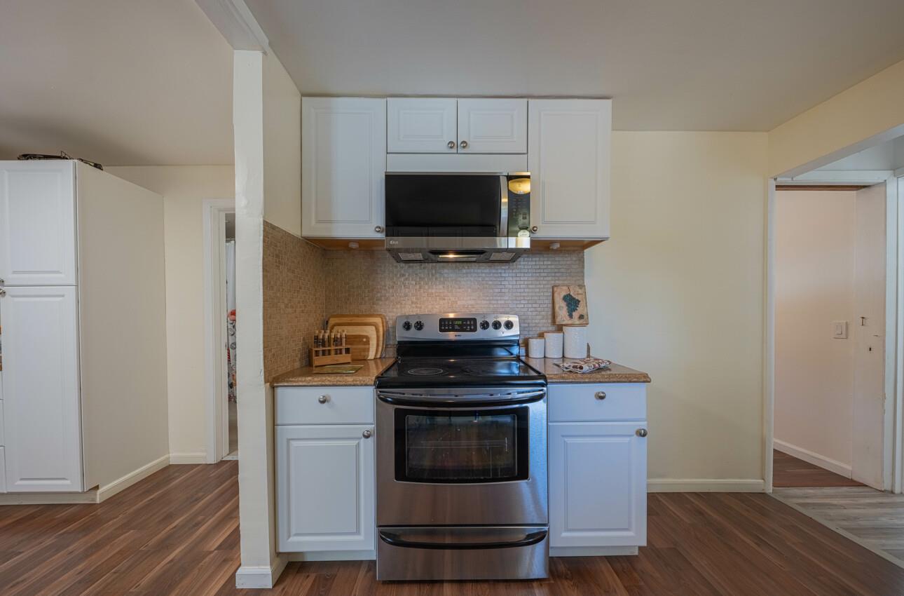 Detail Gallery Image 12 of 43 For 489 Paradise Rd, Salinas,  CA 93907 - 2 Beds | 2 Baths