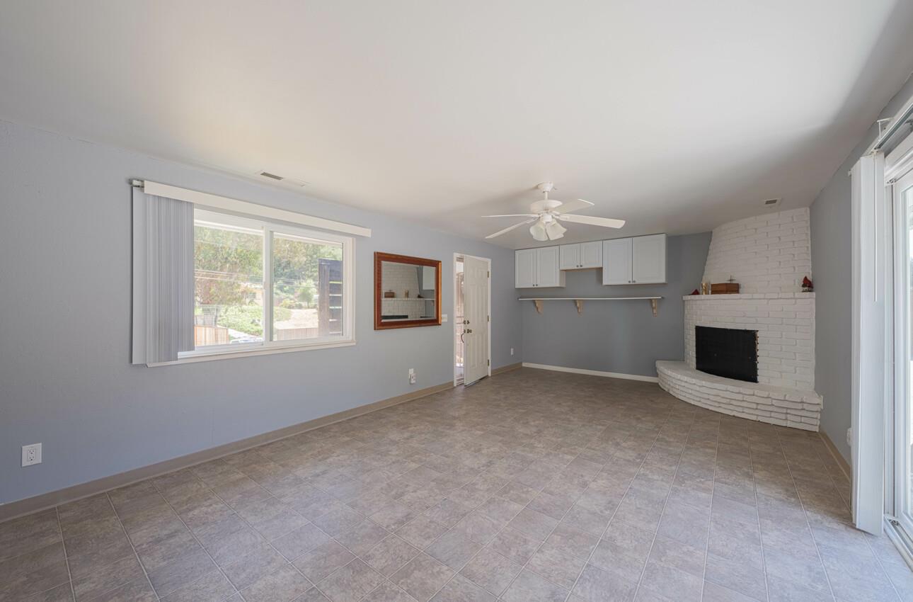 Detail Gallery Image 6 of 43 For 489 Paradise Rd, Salinas,  CA 93907 - 2 Beds | 2 Baths