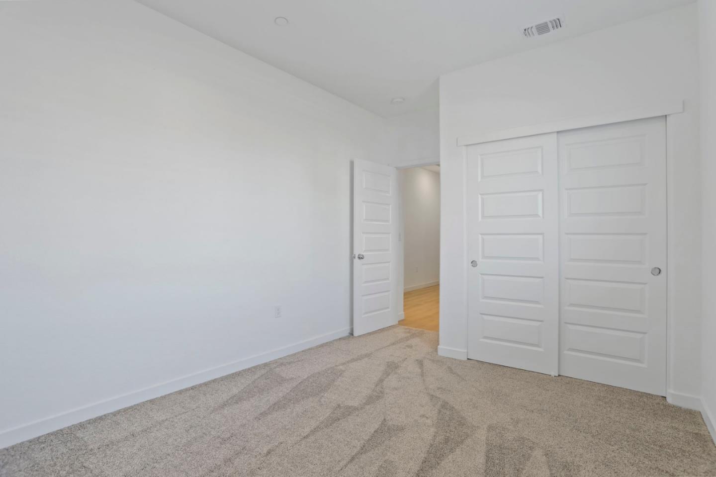 Detail Gallery Image 10 of 39 For 7200 Robins Cove Dr, Stockton,  CA 95219 - 3 Beds | 2 Baths