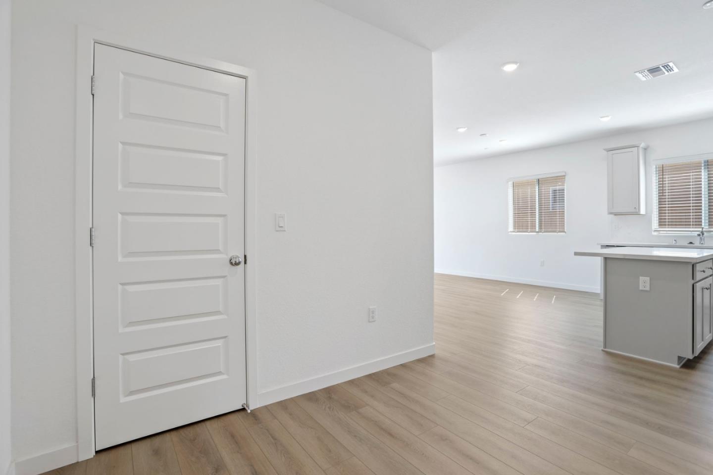 Detail Gallery Image 11 of 39 For 7200 Robins Cove Dr, Stockton,  CA 95219 - 3 Beds | 2 Baths