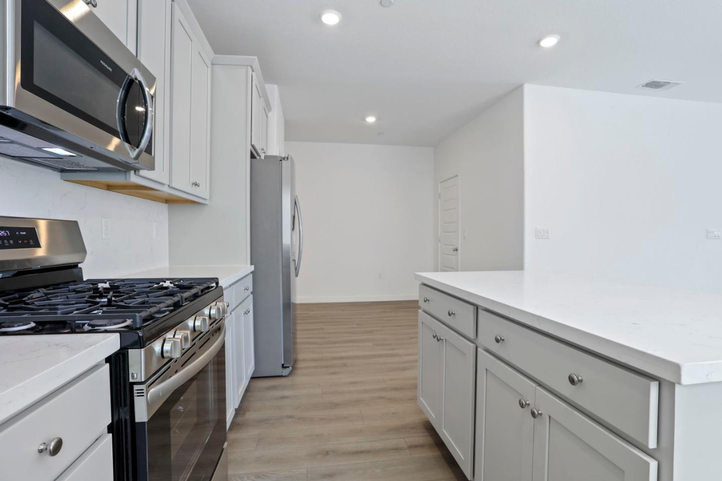 Detail Gallery Image 16 of 39 For 7200 Robins Cove Dr, Stockton,  CA 95219 - 3 Beds | 2 Baths
