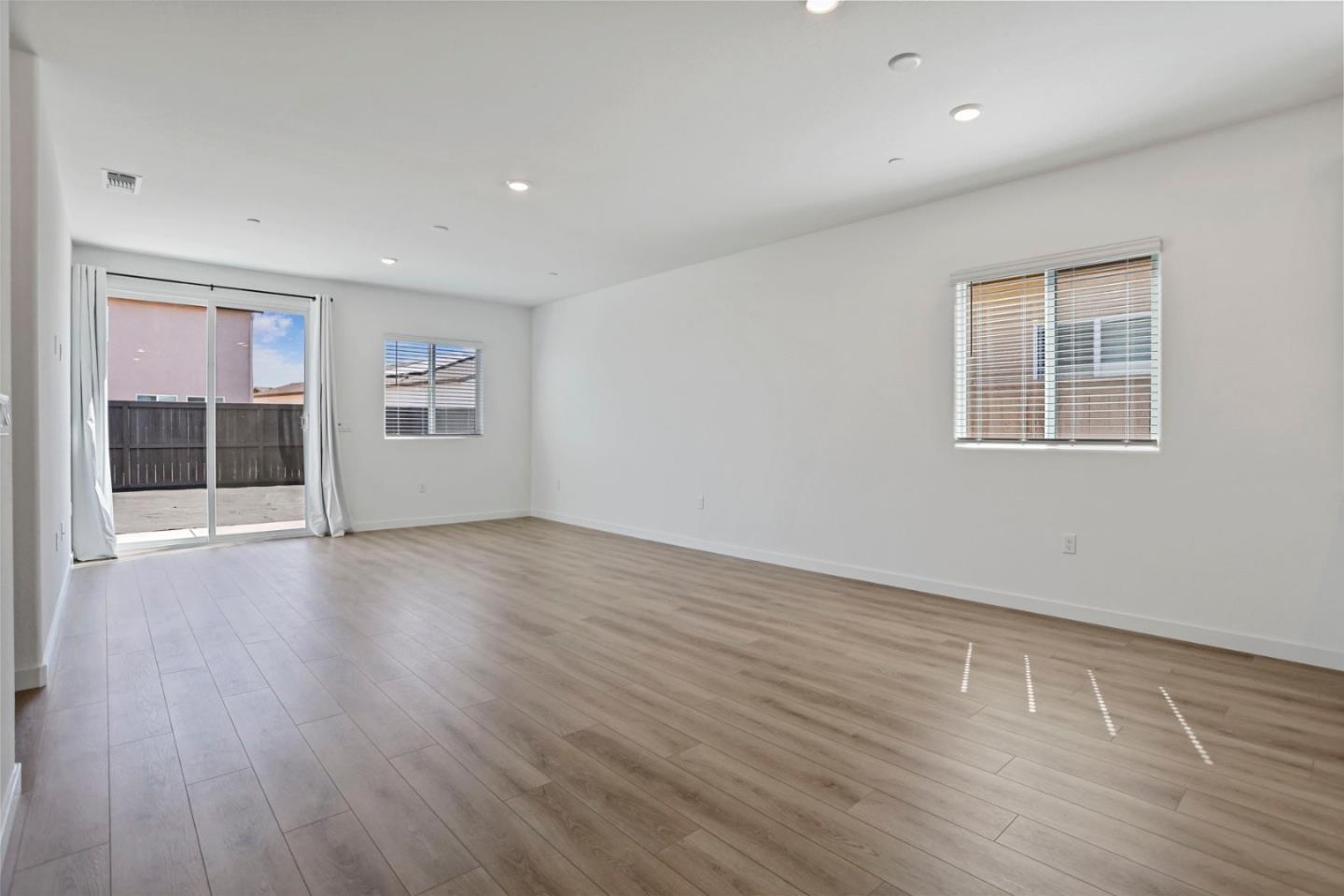 Detail Gallery Image 20 of 39 For 7200 Robins Cove Dr, Stockton,  CA 95219 - 3 Beds | 2 Baths