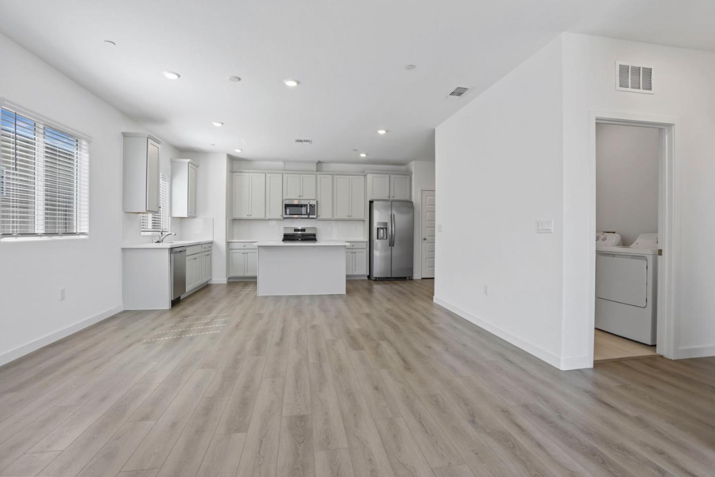 Detail Gallery Image 23 of 39 For 7200 Robins Cove Dr, Stockton,  CA 95219 - 3 Beds | 2 Baths