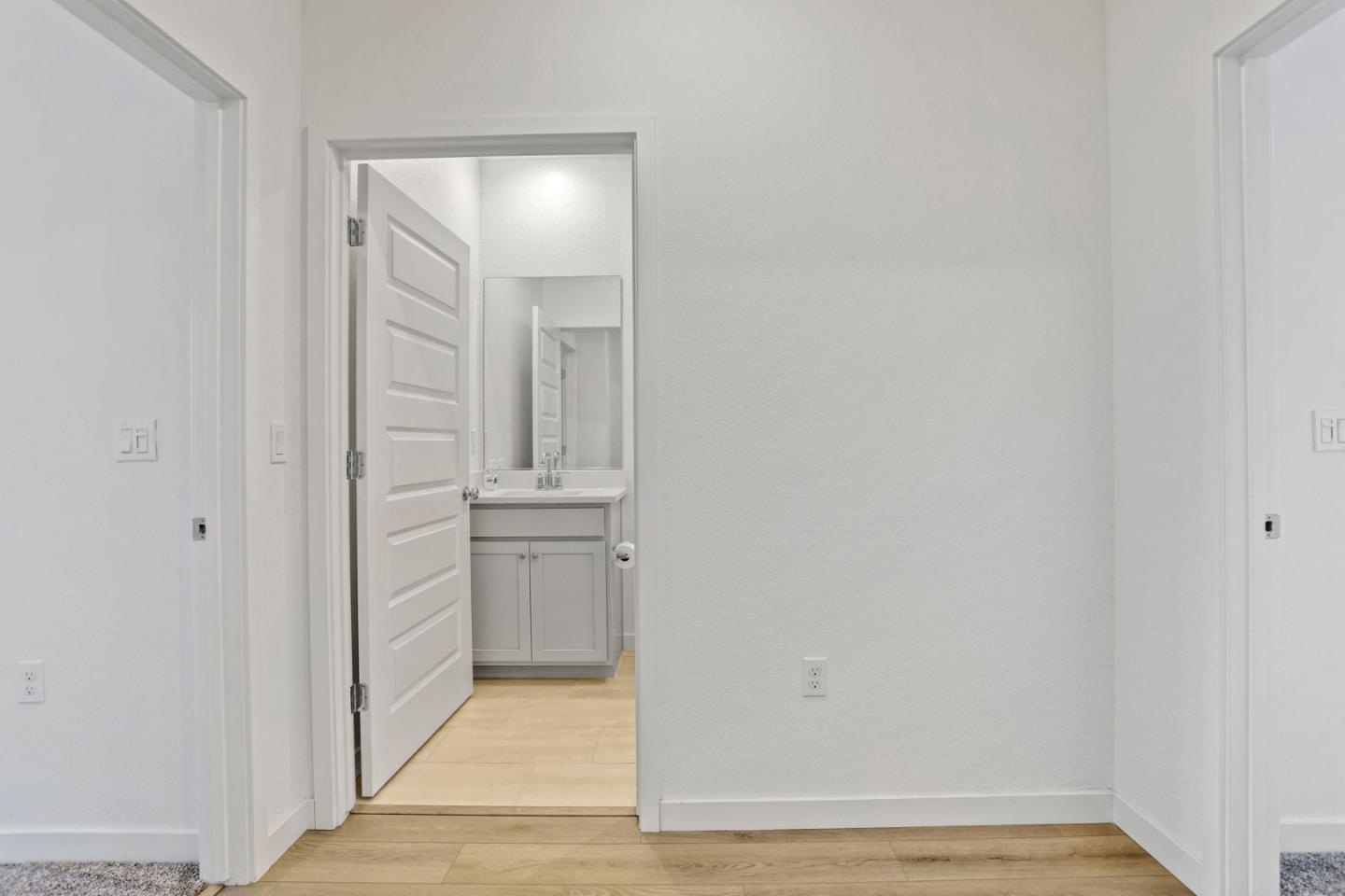 Detail Gallery Image 5 of 39 For 7200 Robins Cove Dr, Stockton,  CA 95219 - 3 Beds | 2 Baths