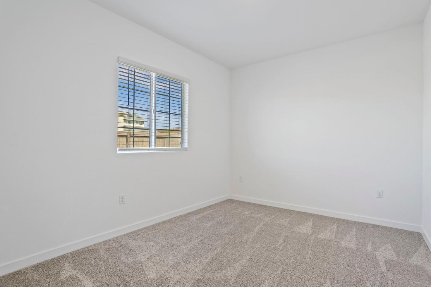 Detail Gallery Image 9 of 39 For 7200 Robins Cove Dr, Stockton,  CA 95219 - 3 Beds | 2 Baths