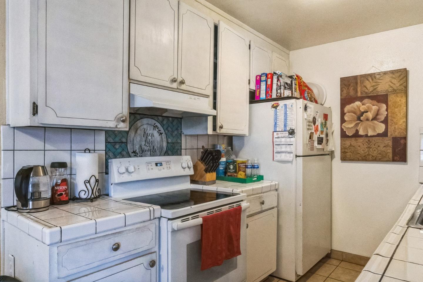 Detail Gallery Image 4 of 14 For 708 Sequoia Blvd, Tracy,  CA 95376 - 2 Beds | 1 Baths