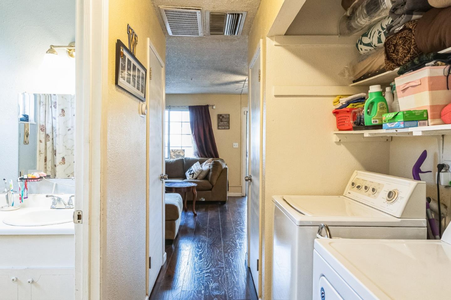 Detail Gallery Image 6 of 14 For 708 Sequoia Blvd, Tracy,  CA 95376 - 2 Beds | 1 Baths