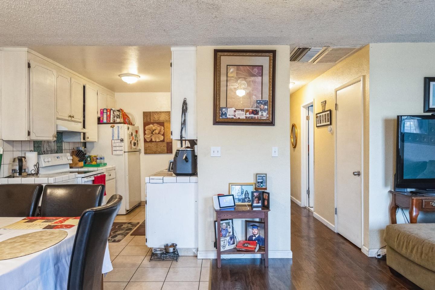 Detail Gallery Image 7 of 14 For 708 Sequoia Blvd, Tracy,  CA 95376 - 2 Beds | 1 Baths