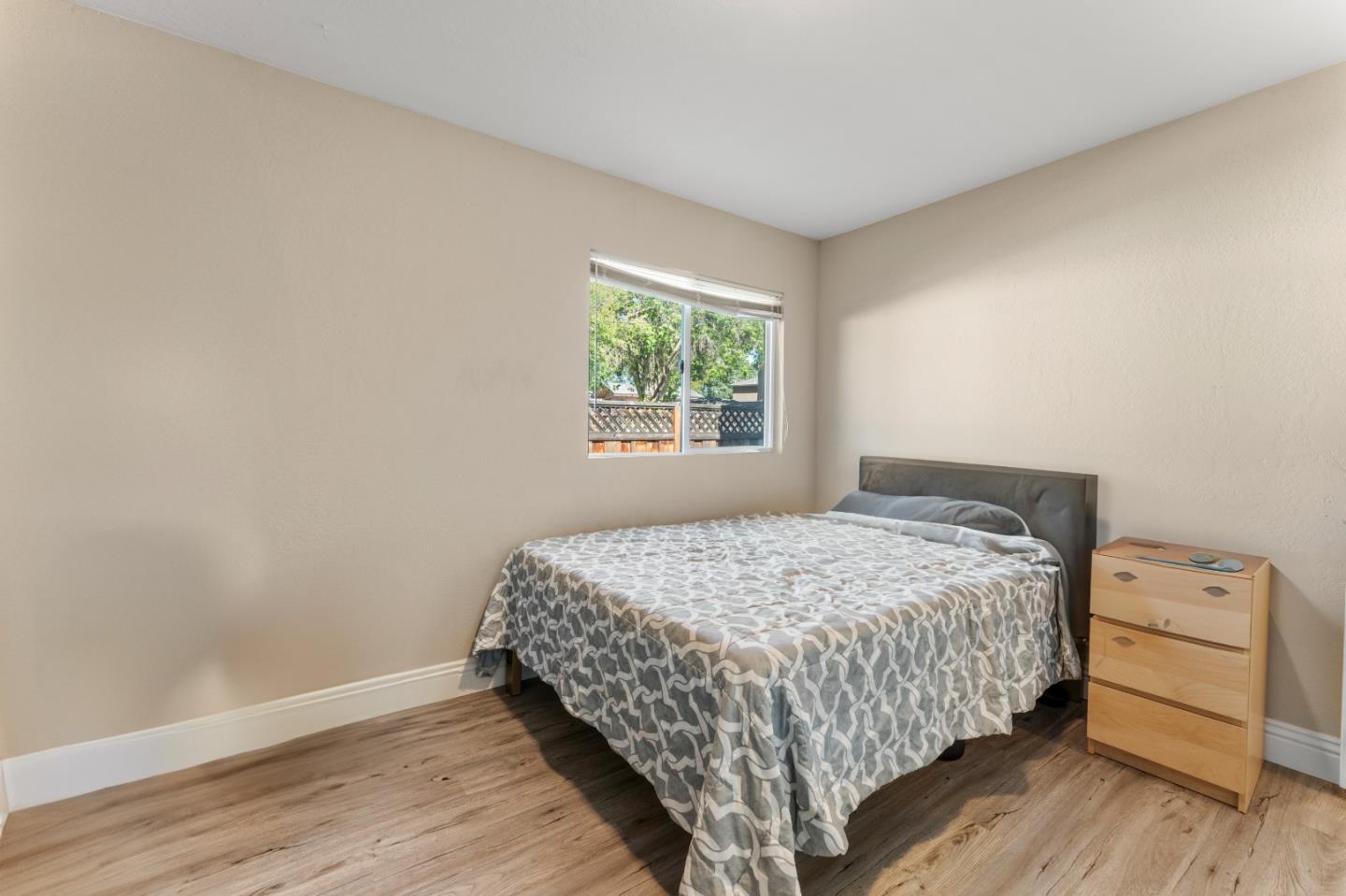 Detail Gallery Image 15 of 62 For 4 Athlone Way, Menlo Park,  CA 94025 - 3 Beds | 4 Baths
