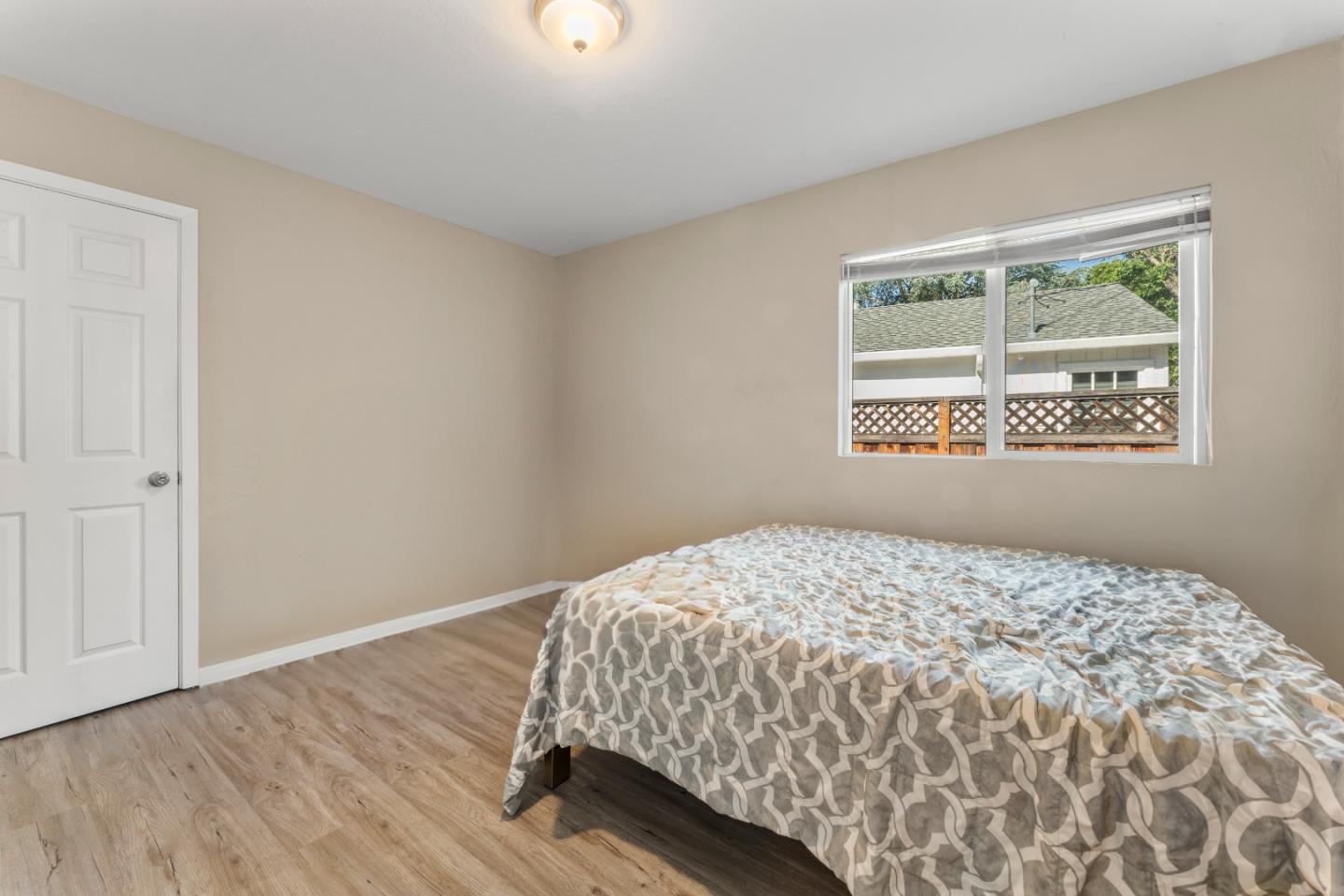 Detail Gallery Image 16 of 62 For 4 Athlone Way, Menlo Park,  CA 94025 - 3 Beds | 4 Baths