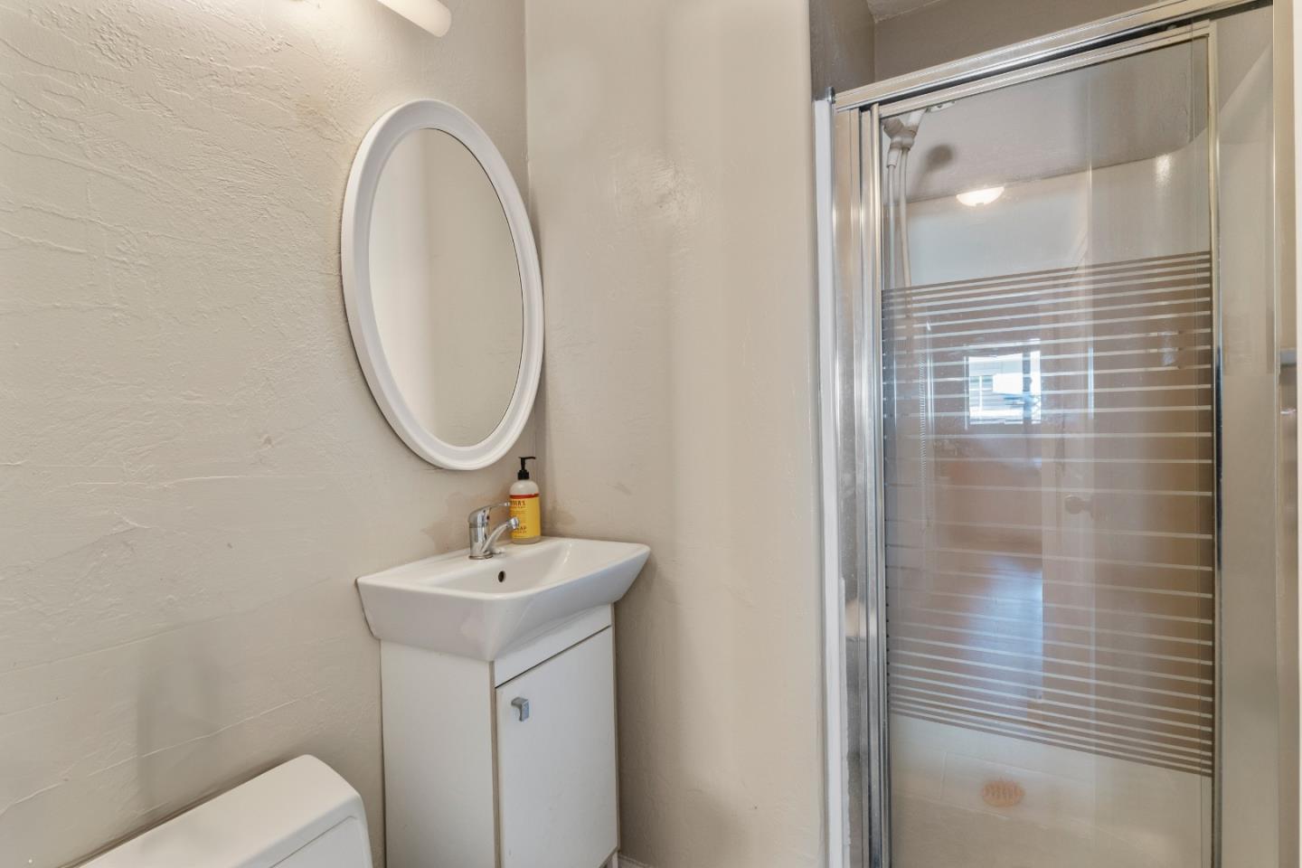 Detail Gallery Image 19 of 62 For 4 Athlone Way, Menlo Park,  CA 94025 - 3 Beds | 4 Baths