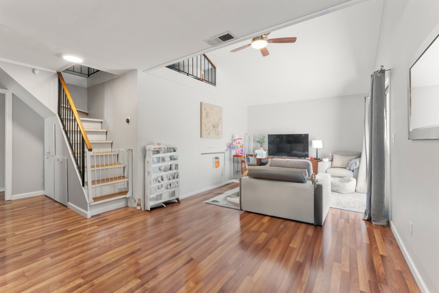 Detail Gallery Image 27 of 62 For 4 Athlone Way, Menlo Park,  CA 94025 - 3 Beds | 4 Baths
