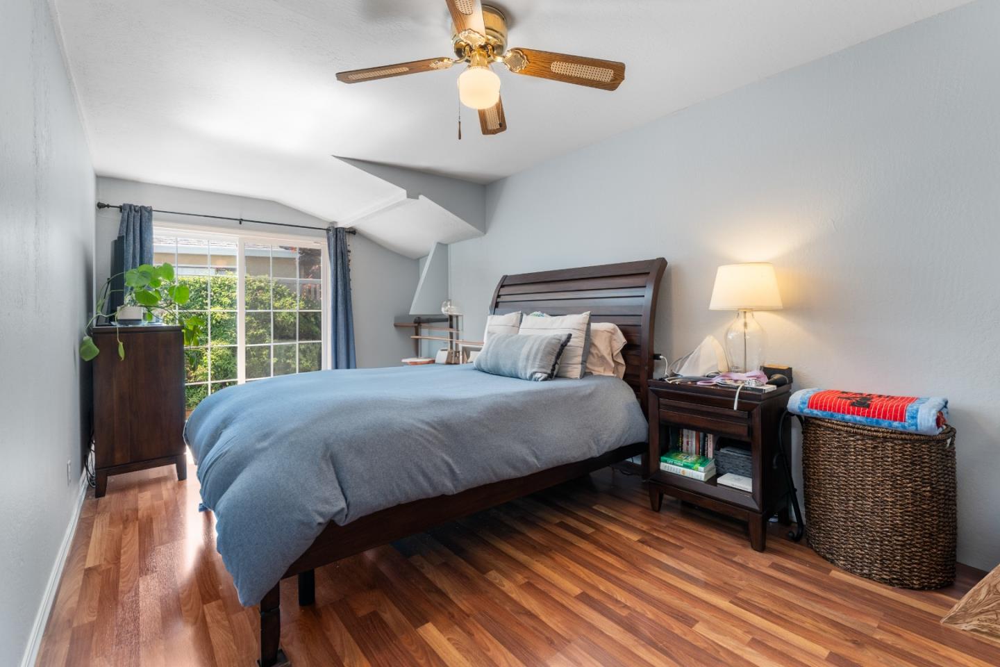 Detail Gallery Image 31 of 62 For 4 Athlone Way, Menlo Park,  CA 94025 - 3 Beds | 4 Baths
