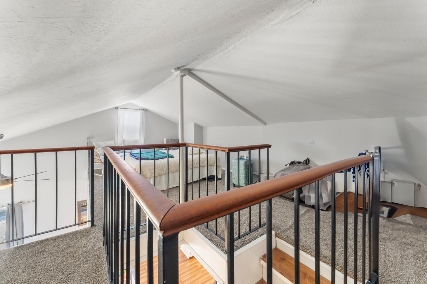 Detail Gallery Image 34 of 62 For 4 Athlone Way, Menlo Park,  CA 94025 - 3 Beds | 4 Baths