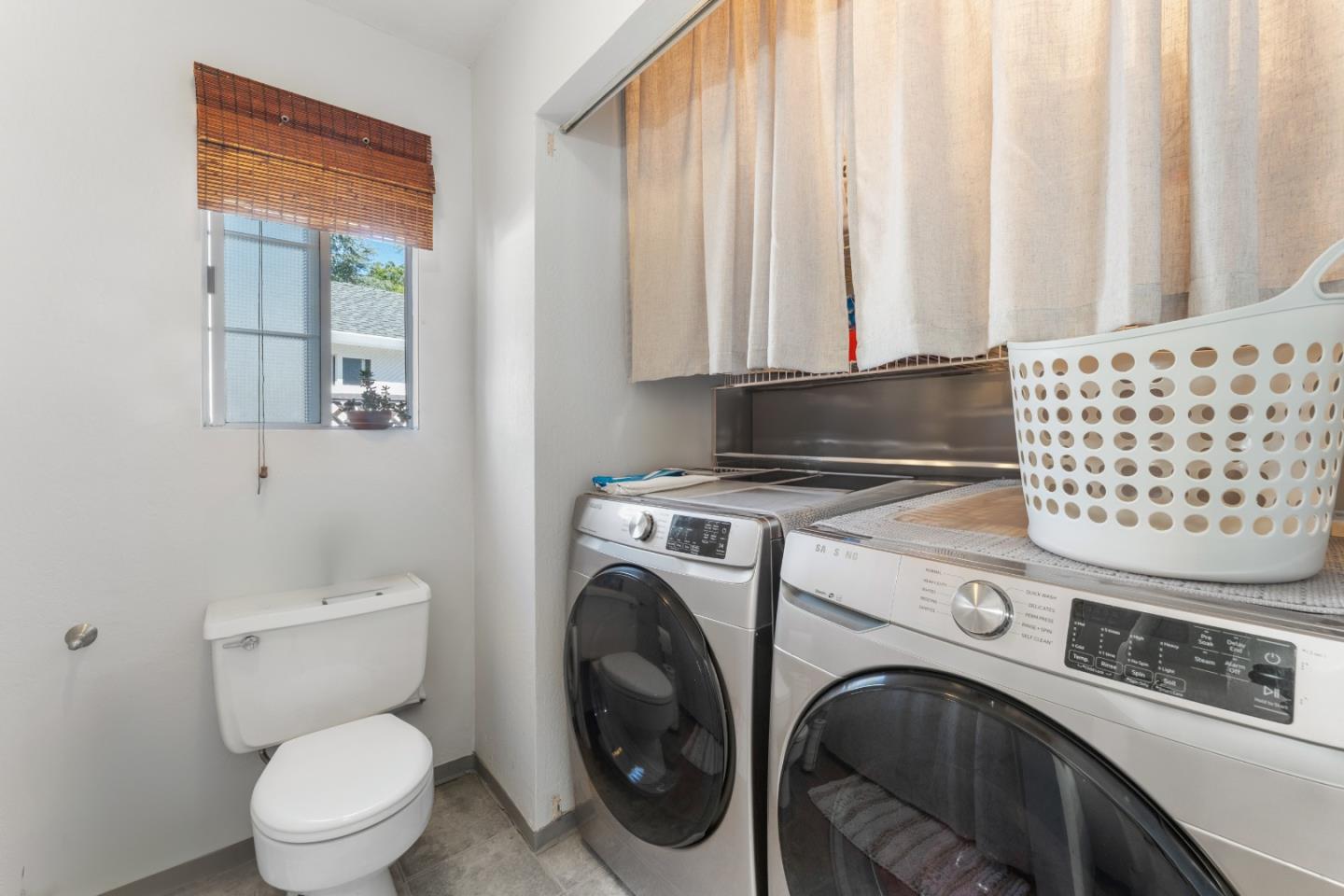Detail Gallery Image 37 of 62 For 4 Athlone Way, Menlo Park,  CA 94025 - 3 Beds | 4 Baths