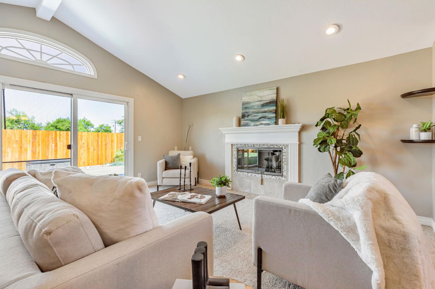 Detail Gallery Image 10 of 43 For 1650 Bella Vista Dr, Hollister,  CA 95023 - 3 Beds | 2 Baths
