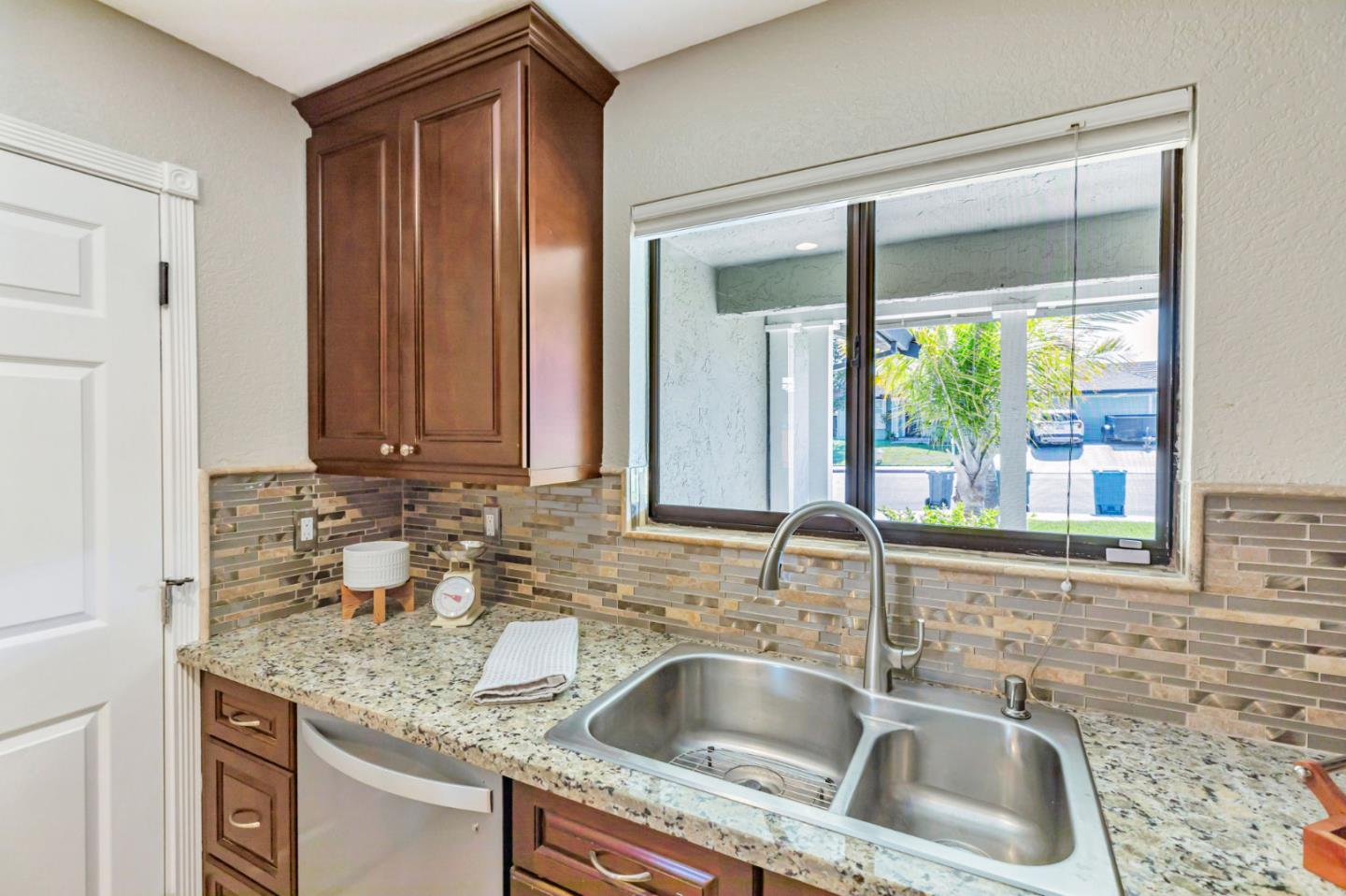 Detail Gallery Image 14 of 43 For 1650 Bella Vista Dr, Hollister,  CA 95023 - 3 Beds | 2 Baths