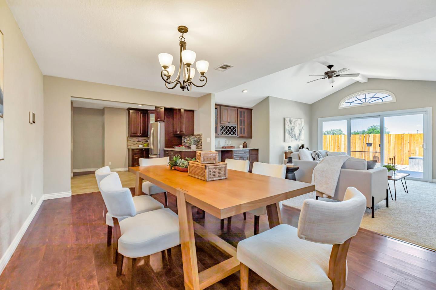 Detail Gallery Image 17 of 43 For 1650 Bella Vista Dr, Hollister,  CA 95023 - 3 Beds | 2 Baths